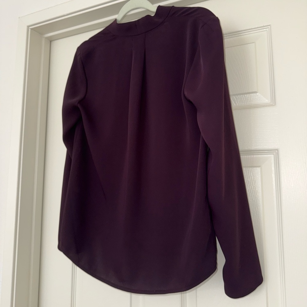 Aritzia Babaton Power Blouse in Plum Purple - Picture 7 of 8